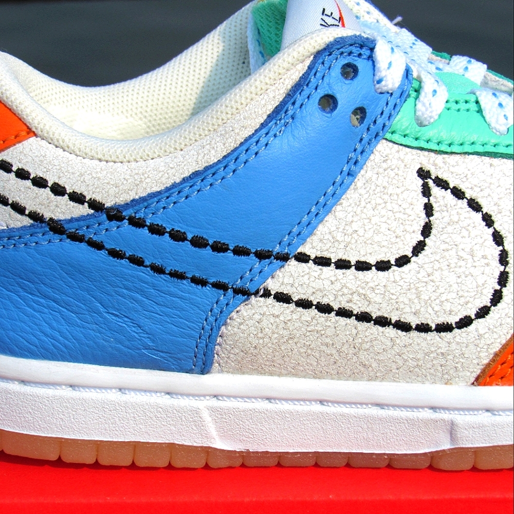 Nike Dunk Low - Picture 7 of 11